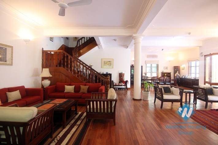 Swimming pool house with lots of space for rent in Tay Ho